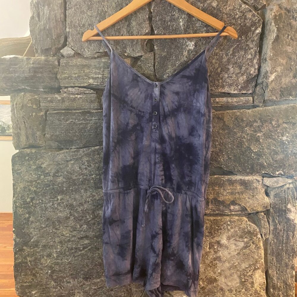 AERO SHORT ROMPER, TIE DYE BLUE, SZ MED